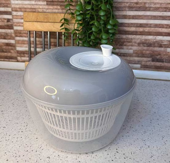 سبزی خشک کن دستی مدل salad spinner برند همارا